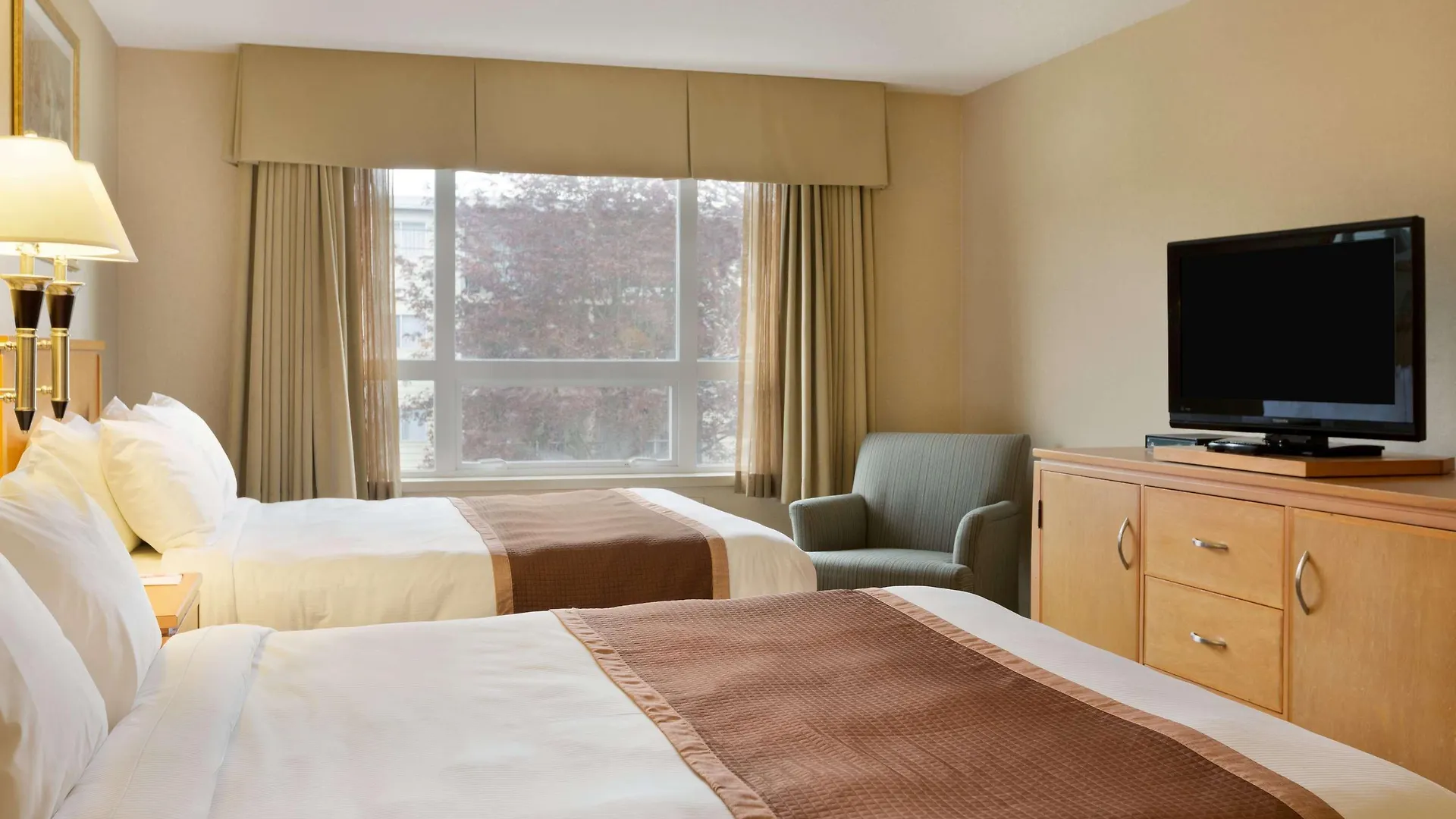 Ramada By Wyndham Nanaimo Hotel