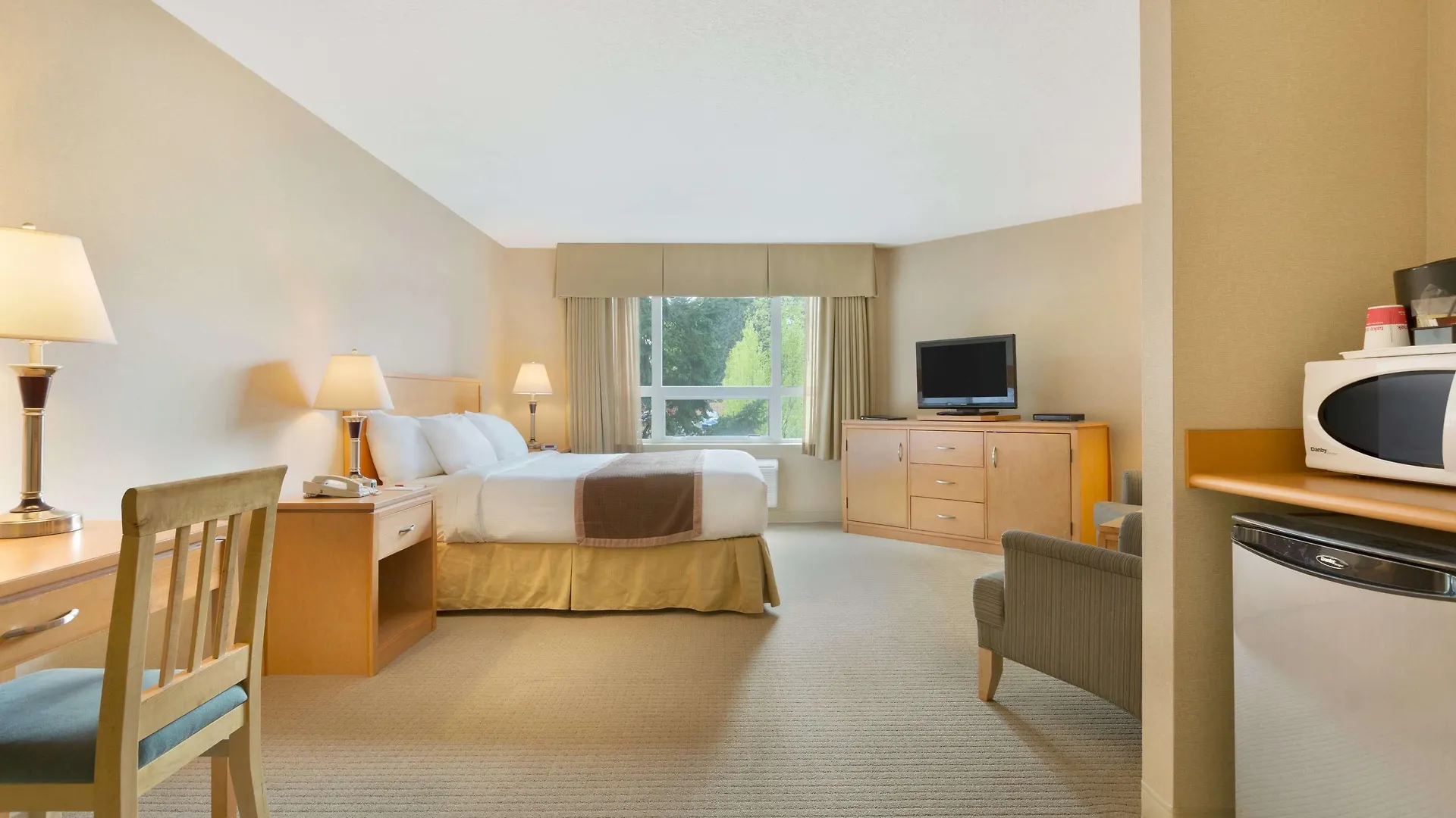 Ramada By Wyndham Nanaimo Hotel